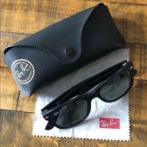 Ray-ban polarized wayfarer sunglasses